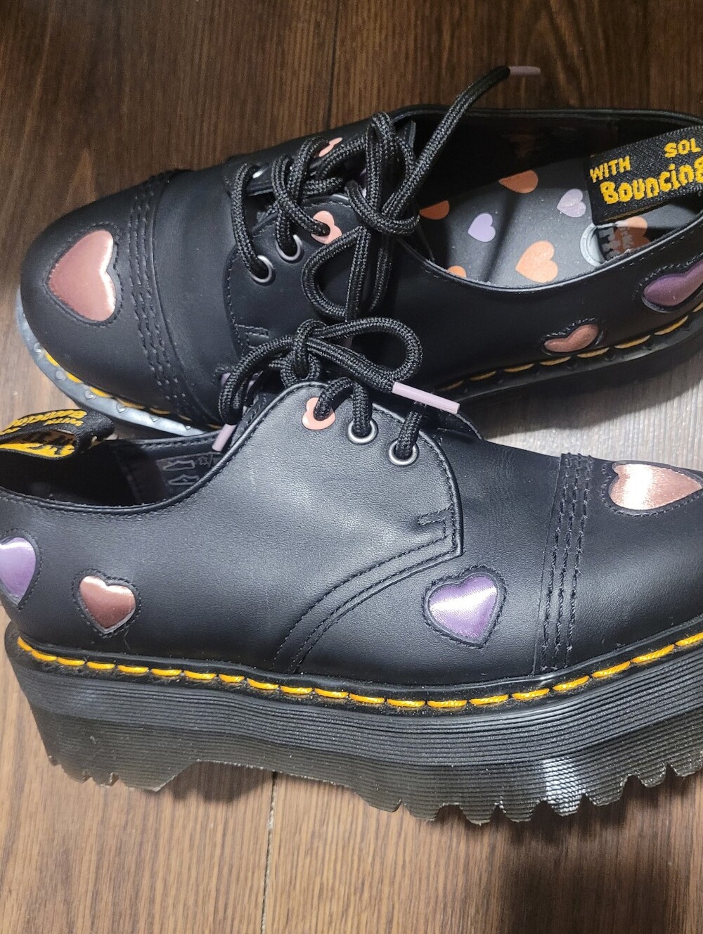 NWT DR. MARTENS BLACK LEATHER HEART PLATFORM OXFORD SHOES - Picture 2 of 7